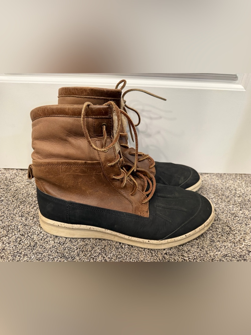 UGG Men's Roskoe Boots in Dark Chestnut size 11.5